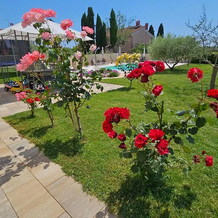 Apartament Grzinic *